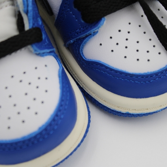 Jordan 1 Retro Low OG (TD) 3C – White/Black/Game Royal - Picture 5 of 7
